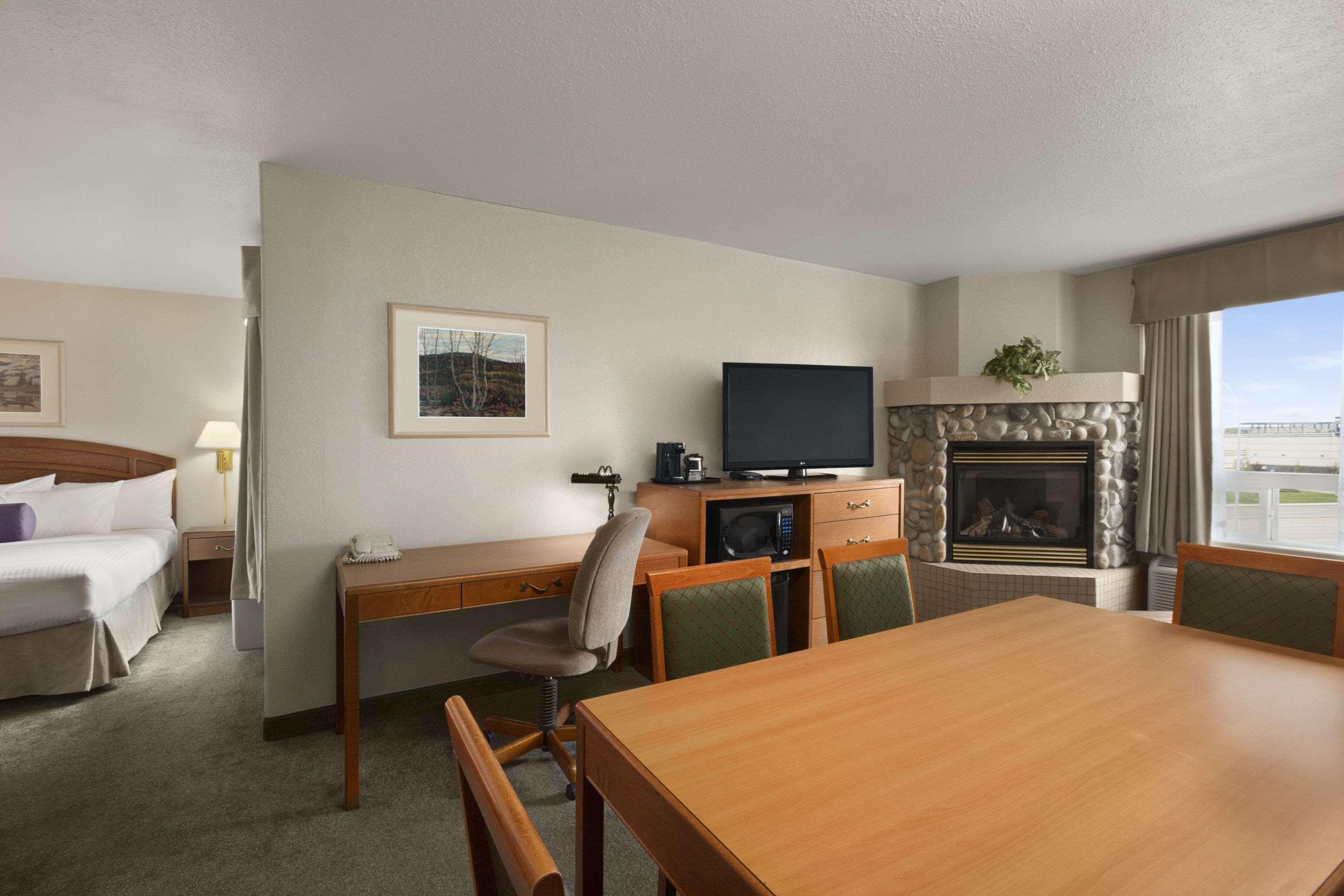 Days By Wyndham Red Deer