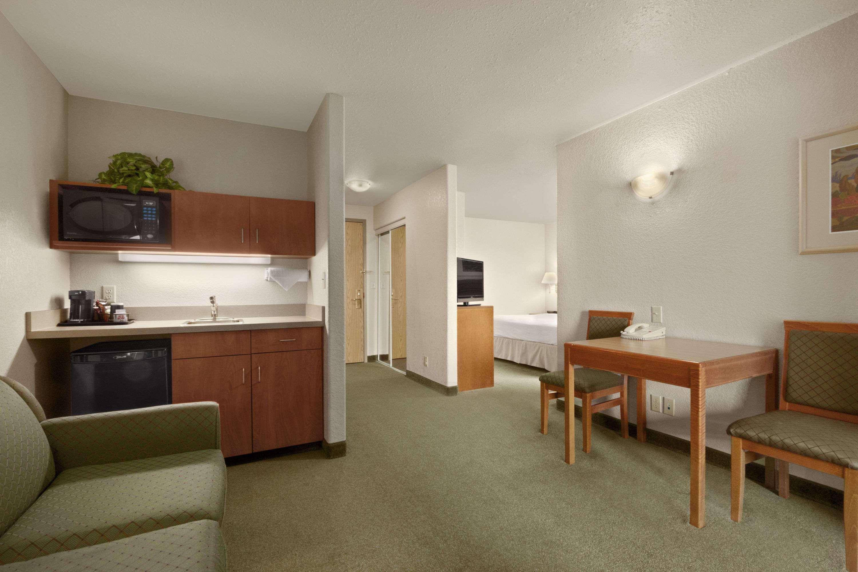 Days By Wyndham 3* Red Deer