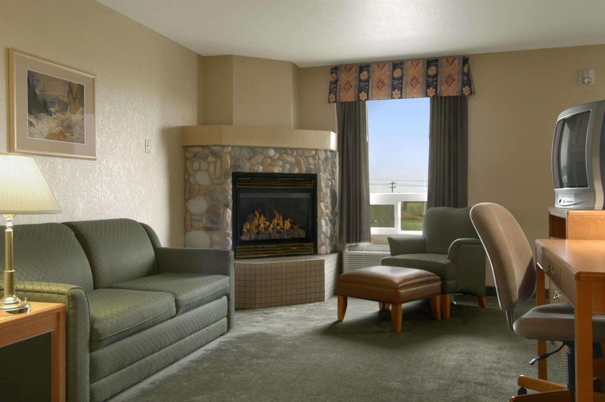 Days By Wyndham 3* Red Deer